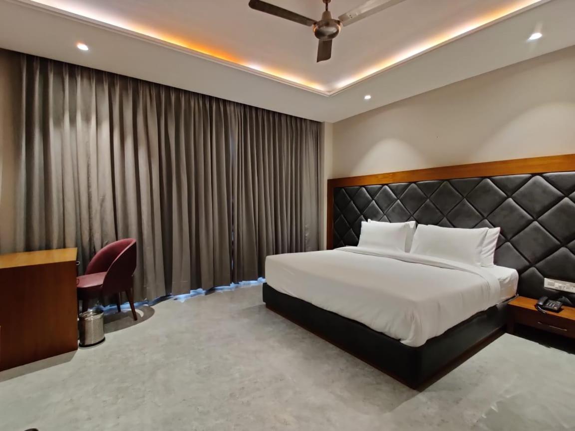 Hotel Parth Una  Exterior photo